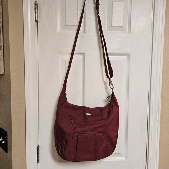 Travelon Anti-Theft Burgundy Round Hobo Bag  Purse - Picture 8 of 9